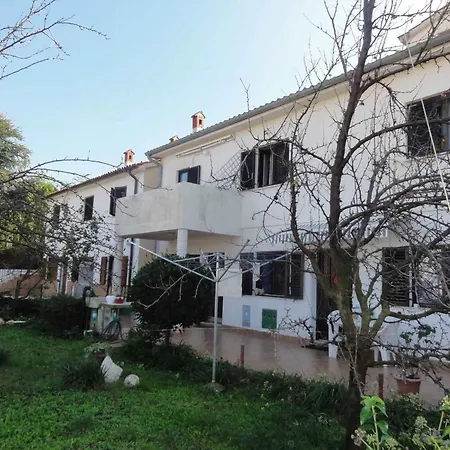 아파트 In - Istrien 54171 *